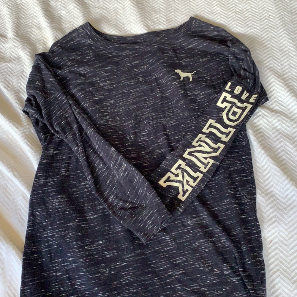 VS pink crew neck long sleeve t-shirt